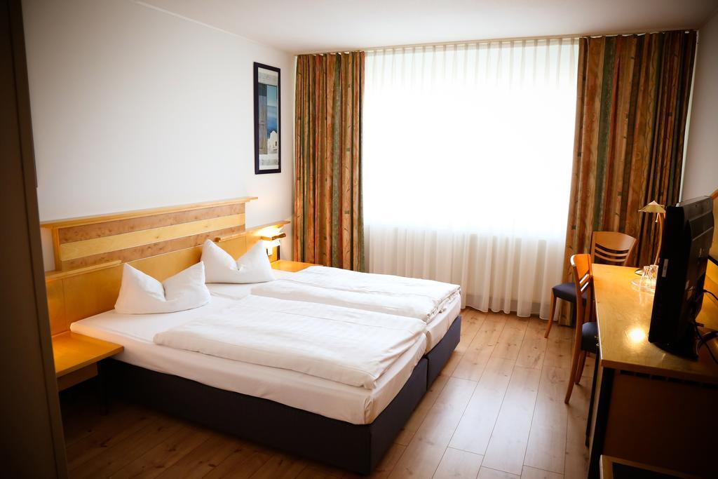 Rheinhessen Inn Gmbh 보스타트 외부 사진