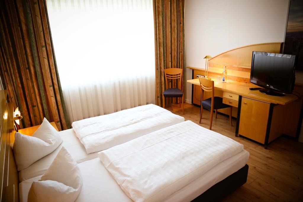 Rheinhessen Inn Gmbh 보스타트 외부 사진